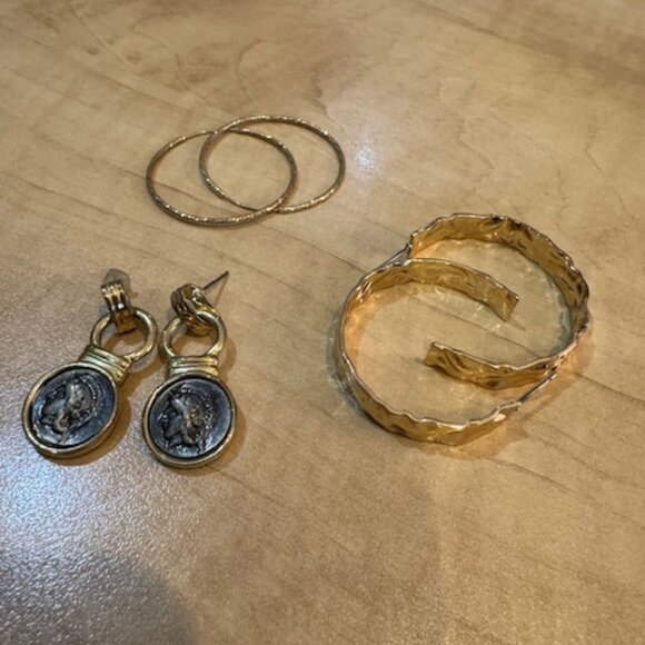 Gold Earring Bundle - Picture 1 of 7